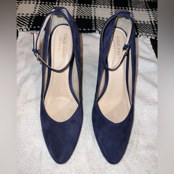 Cole Haan comfortable heels, navy suede, size 7.5 - Picture 1 of 5